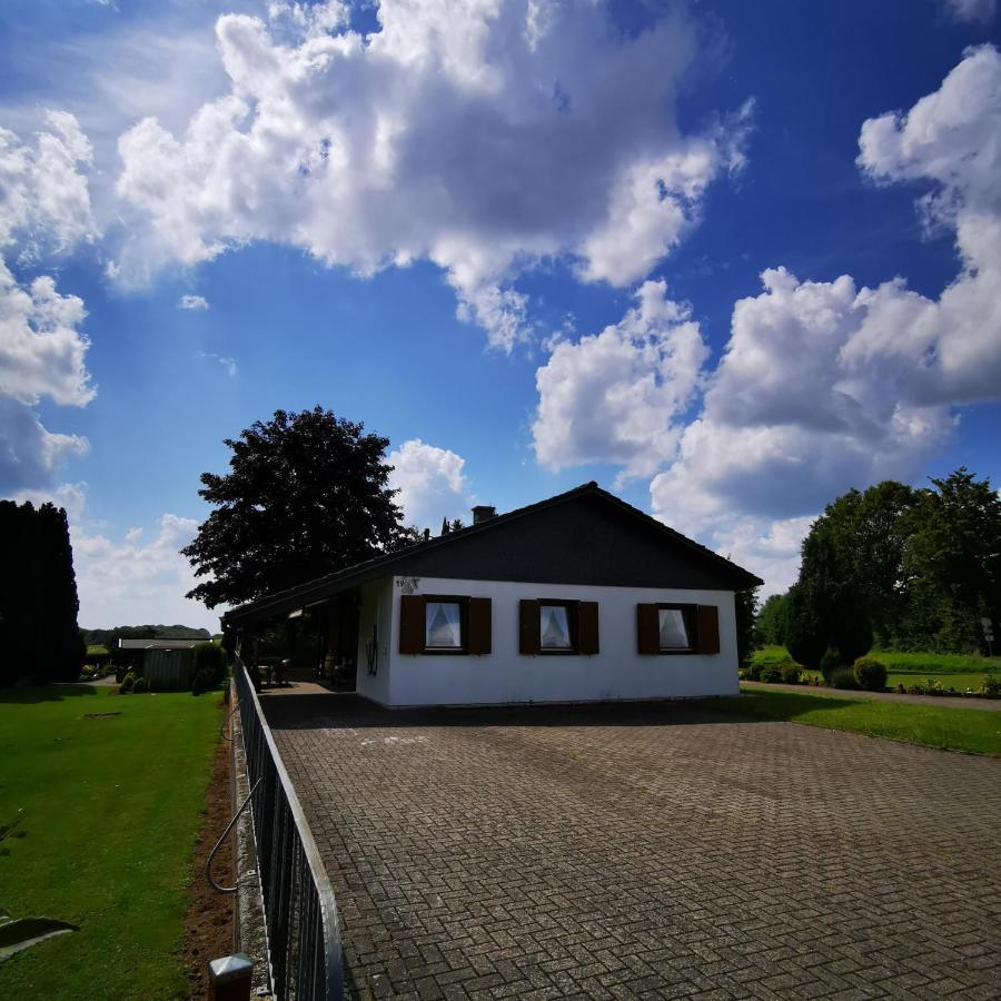 Bb19 Eifel-Ferienhaus Am Moseltal Mit Saunahaus Beuren  Exteriér fotografie